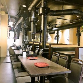 会社宴会などの小規模宴会にもおすすめ！広々としているので全員の顔が見渡せます！