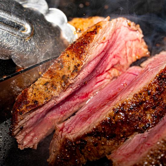 熟成肉 最新真空調理法を使った様々な種類の肉や部位を用意しております。飲み放題有