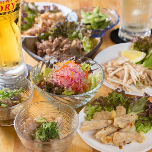 【サイドメニューも充実！お酒との相性も◎】せせりのもやし炒め(税込580円)