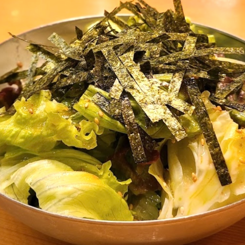 Crunchy Choregi Salad with Fresh Vegetables