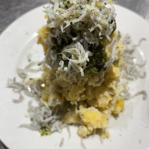 Whitebait and Genovese potato salad