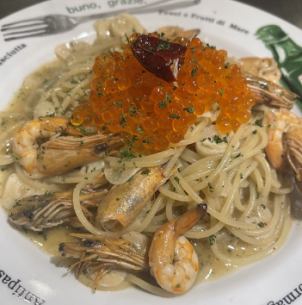 Peperoncino with shrimp and salmon roe