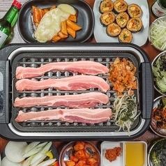 Samgyeopsal和韓國料理自助餐★2小時！2500日元！！所有座位私人房間◎寶石邊♪