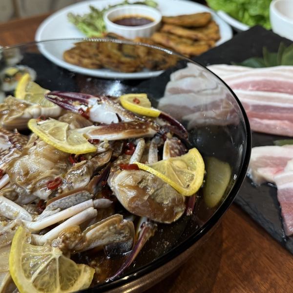 サムギョプサル、自家製カンジャンケジャン、韓国料理も食べ放題♪さらに飲み放題も付いた最強贅沢コース！