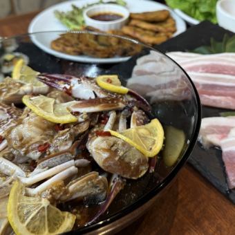 サムギョプサルとカンジャンケジャン食べ飲み放題２時間プレミアムコース★４９９９円★全席個室