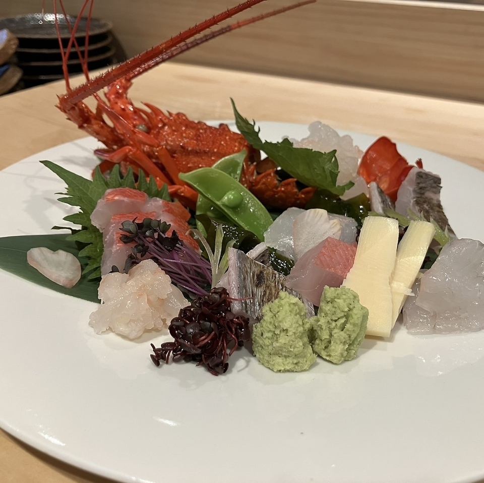 内装がおしゃれな店内で海鮮料理をご堪能下さい!