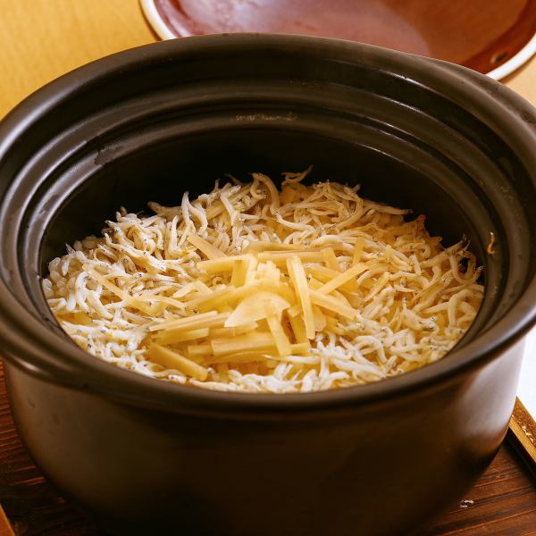 コース料理だけでなく、一品料理も豊富にご用意しております