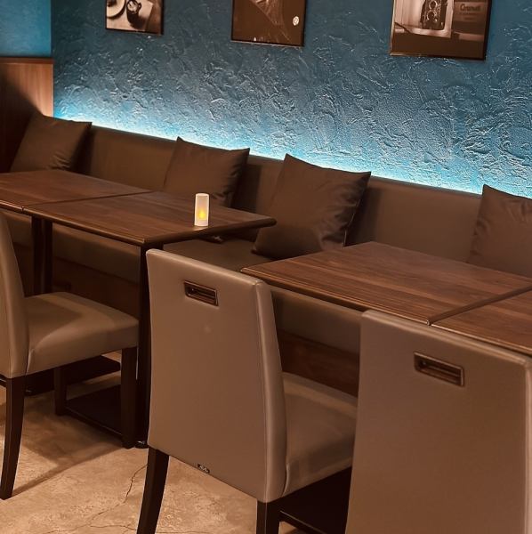 【長時間くつろげるソファー席♪】女子会・デートにぴったりのソファー席をご用意しました!ゆったり寛げてお誕生日会や同窓会にもおすすめのお席です♪