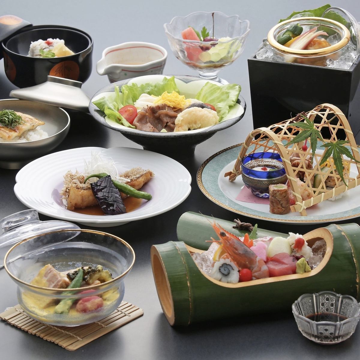 We also offer dishes using seasonal seafood and kaiseki dishes.