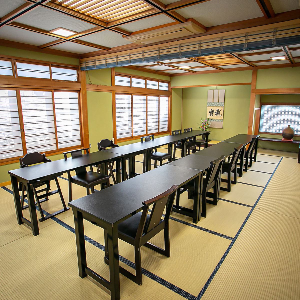 The private room on the 2nd floor can accommodate banquets for up to 70 people if the partition is removed!