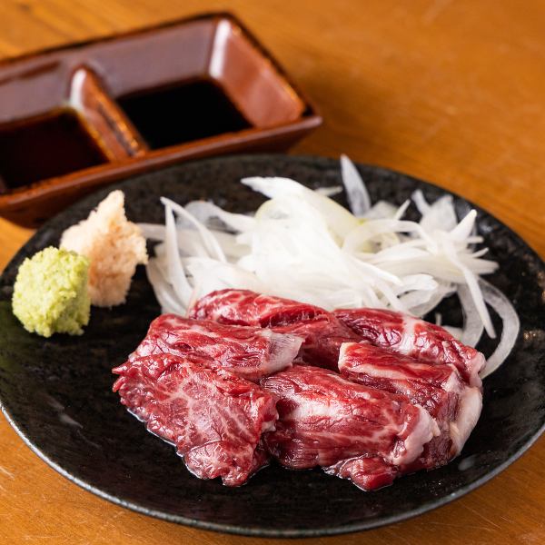 [Excellent freshness] Special quality horse sashimi skirt steak from Kumamoto Prefecture 1,800 yen (tax included)