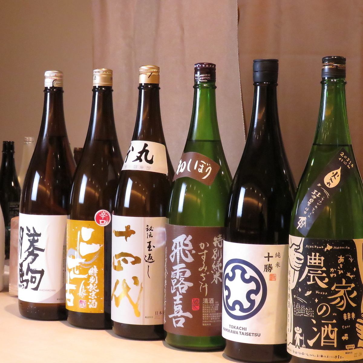 We offer approximately 40 types of carefully selected local sake that go perfectly with fresh fish.