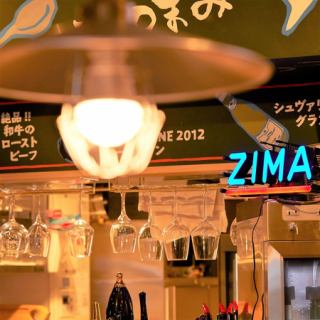 The inside of the shop is a bright wood-like counter seat with a clean feeling !! It is a shop that is easy to use for one person ♪ "Johnny's cost bar" / For dates and the second ◎ Kirin Ichiban Shibori ⇒ 200 yen Strong carbonated high Ball ⇒ 66 yen That high-class wine is also sold by glass ♪ First in Tokyo? A new sensation! You can enjoy all the menus at an amazing price ♪ 1 minute walk from Mita / Tamachi station!