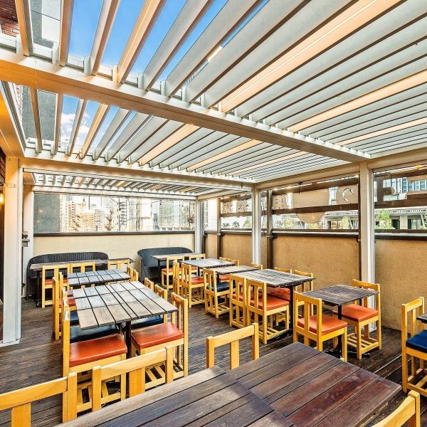  ＼ジョニーのウリはコレ／入店料1,850円で全メニュー原価価格。【超名物！】ジョニーの和牛ローストビーフ× ジョニーのハイボール 66円黒毛和牛の希少部位「ランイチ」を低温調理。霜降りと赤身の旨味を極限まで引き出した最高ローストビーフ！！例えば…3人でガッツリ飲む派入店料1,850円+生ビール2杯ずつ＋ハイボール3杯ずつ＋やっこ45円＋サーモン刺255円＋軟骨鉄板295円＋もつ煮185円▶ 合計6,774円└  1人あたり2,258円3,000円あれば、まだまだ食べられます✨コスパ、バグってます😏