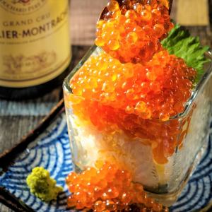 Specialty! Hokkai salmon roe pickled in soy sauce, salmon roe bukkake rice ball, spilled salmon roe bowl