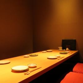 It is a private room that can accommodate up to 6 people and 8 people at regular seat intervals.We have 4 rooms available.