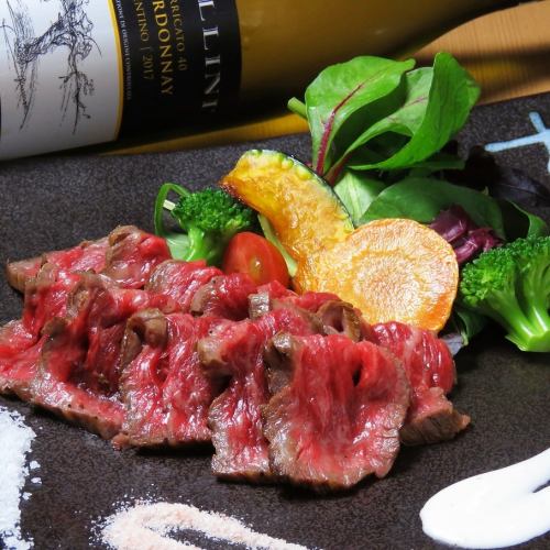 【顶级A4级和牛牛排】瘦肉与大理石纹理完美平衡,入口即化,口感清爽。