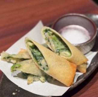 春菊とアサリのクリーム春巻き　2本