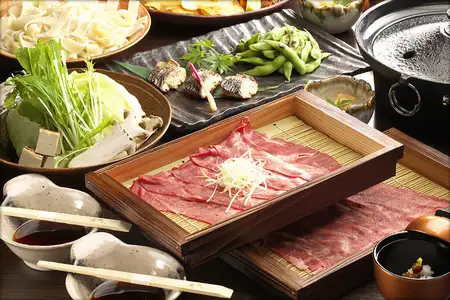 当店名物の「肉」・「肴」をたっぷり楽しめるコースをご用意