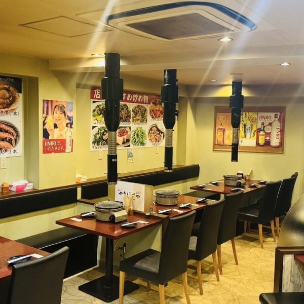 炭火で串を焼き上げる風景もご覧いただけますので、ライブ感も満載なお席のご用意もあります。楽しんでいただけること間違いなしです。