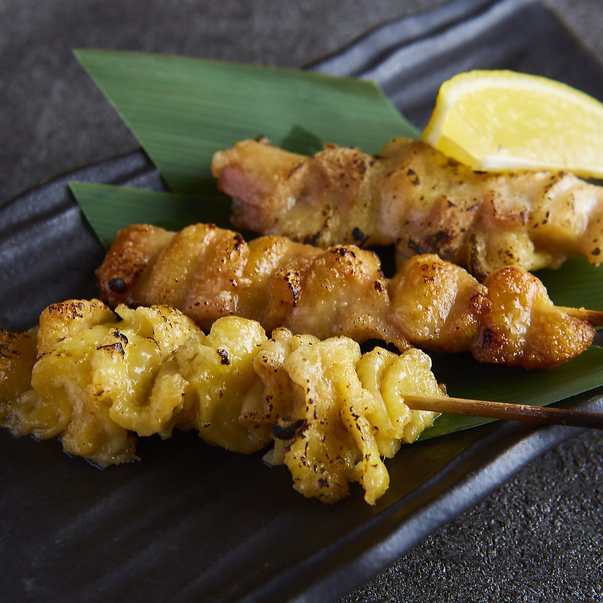 We offer a wide variety of skewers, from yakitori to unique dishes.