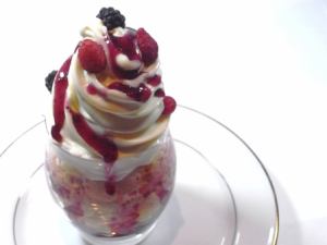 ベリーベリーパフェ