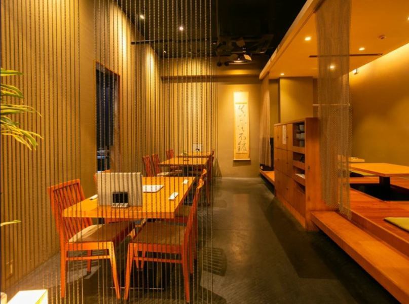 A Japanese-based space where you can feel the warmth of wood.It is a calm atmosphere.