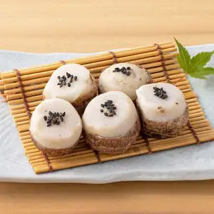 Silken rice cakes / Country-style simmered pumpkin (each)