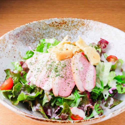 合鴨スモークのシーザーサラダ