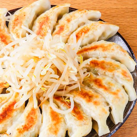 【野菜たっぷり焼き餃子(5個)】　539円(税込)