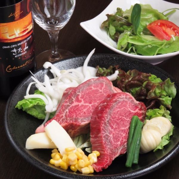 "Charcoal-grilled Kobe beef fillet steak course (100g)" *Reservations required for Kobe beef