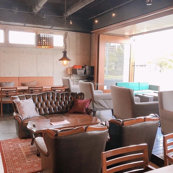 Open interior and terrace seating☆彡
