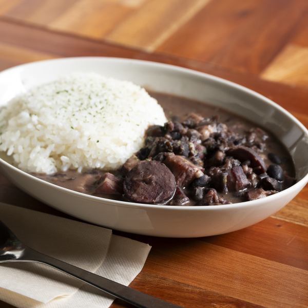 一度は食べて欲しい！ブラジルの国民食『フェイジョアーダ』