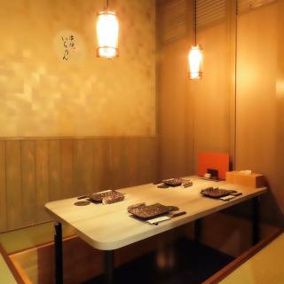 A fully private room with a sunken kotatsu table that can accommodate up to 10 people.