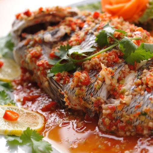 Pratoto Katiam Prick Thai ~ Fried fish garlic flavor ~