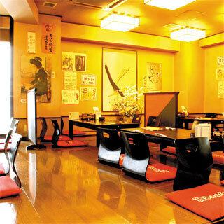 焼酎や銘酒などお酒との相性抜群なお酒のお供も豊富にご用意しております。居心地のいい温かな空間でおくつろぎください。
