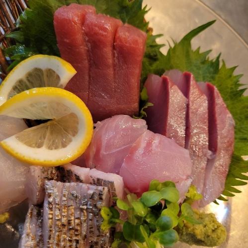 その日のおすすめの鮮魚盛り！まる壱盛り！