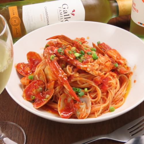 旬の食材を贅沢に活かしたお料理を、和食からイタリアンまで多彩に取り揃えております♪