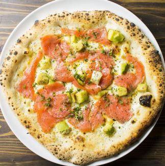 Pizza with avocado, salmon and Hidaka cream cheese