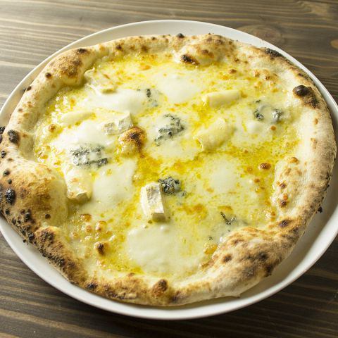 Quattro Pizza 4 種芝士配蜂蜜