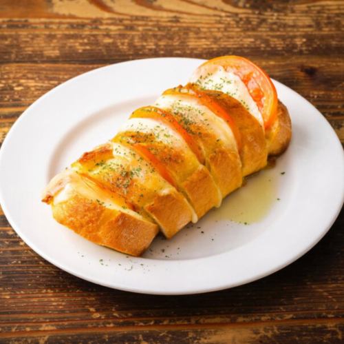 모짜렐라 치즈와 토마토 마늘 토스트 (일반 크기)
