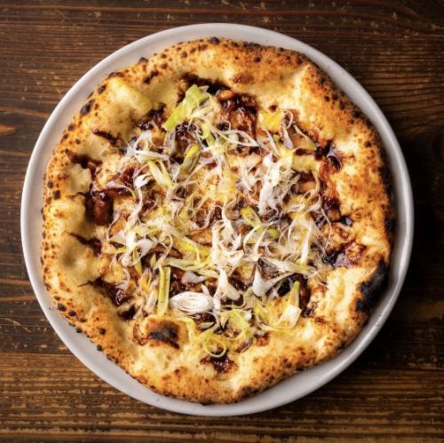 チーズたっぷりツナマヨコーンのピッツァ