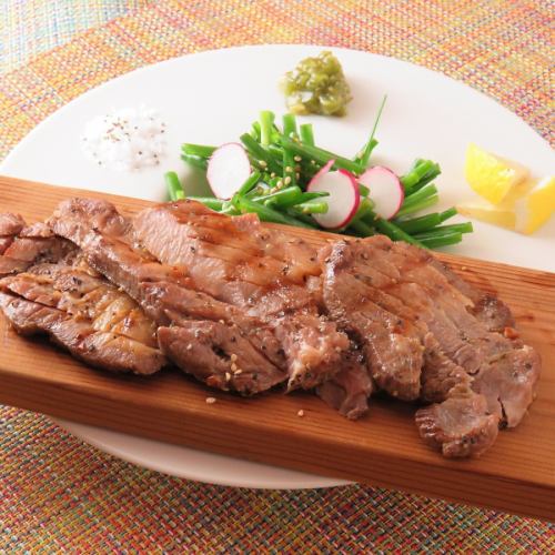 厚切り牛タン焼き