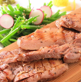 「炭烤牛舌套餐」共8道菜 *原價6000日圓 → 使用優惠券後5500日元