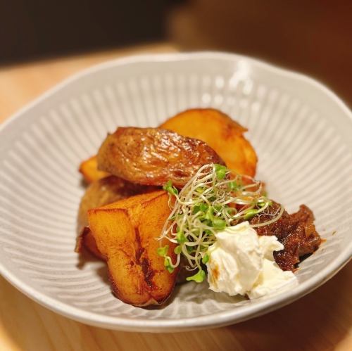 揚げじゃがと葱味噌サワークリーム