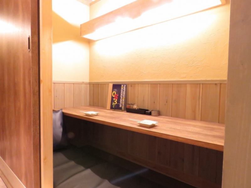 小さな個室もございますので、カップル様や少人数のご飲食にもご利用いただけます！