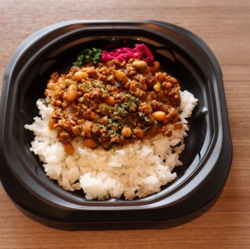 千叶县产江尾大吉猪肉和国产混合豆的肉末咖喱便当