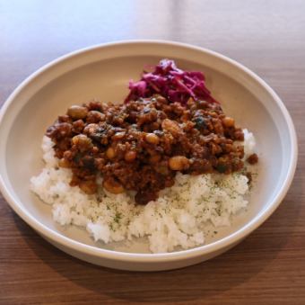 笑顔大吉ポーク＆国産ミックスビーンズのキーマカレー（サラダ・１ドリンク付き）