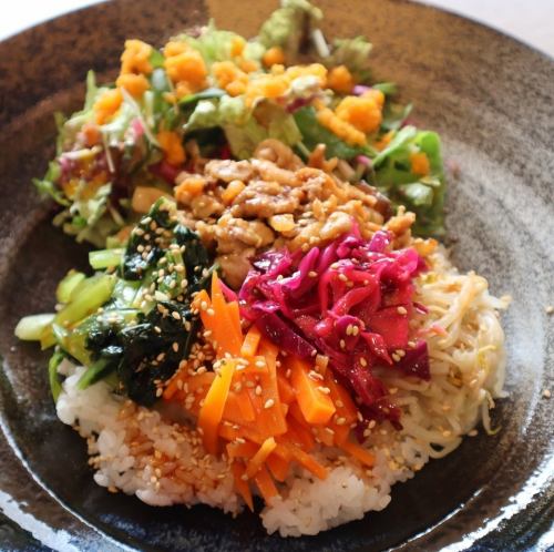 野菜たっぷりビビンバ！夏限定（１ドリンク付）