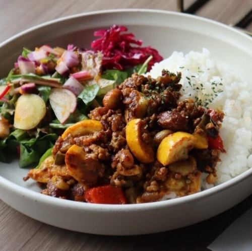 チバザポークとお豆たっぷりキーマカレー